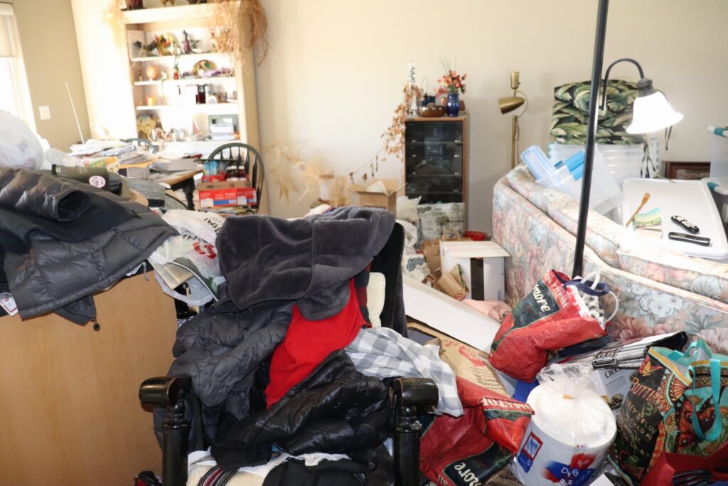 a abunch of junk in a hosue